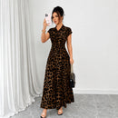 Vestido Catarina com Estampa de Leopardo e Cintura Marcada
